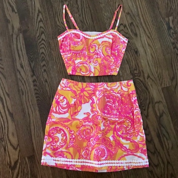 Lilly Pulitzer Dresses & Skirts - Lily Pulitzer Coral and Pink Floral 2 piece size 2